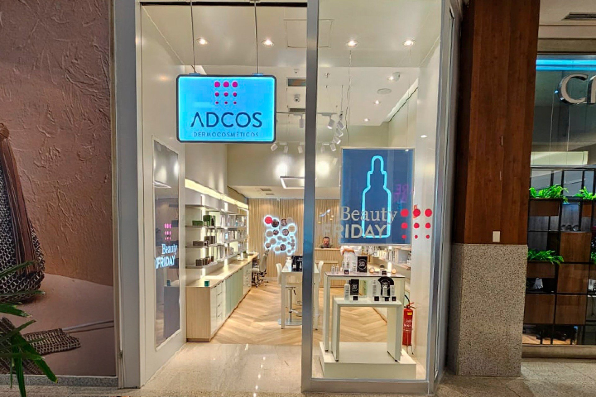 Cosméticos e Dermocosméticos na ADCOS