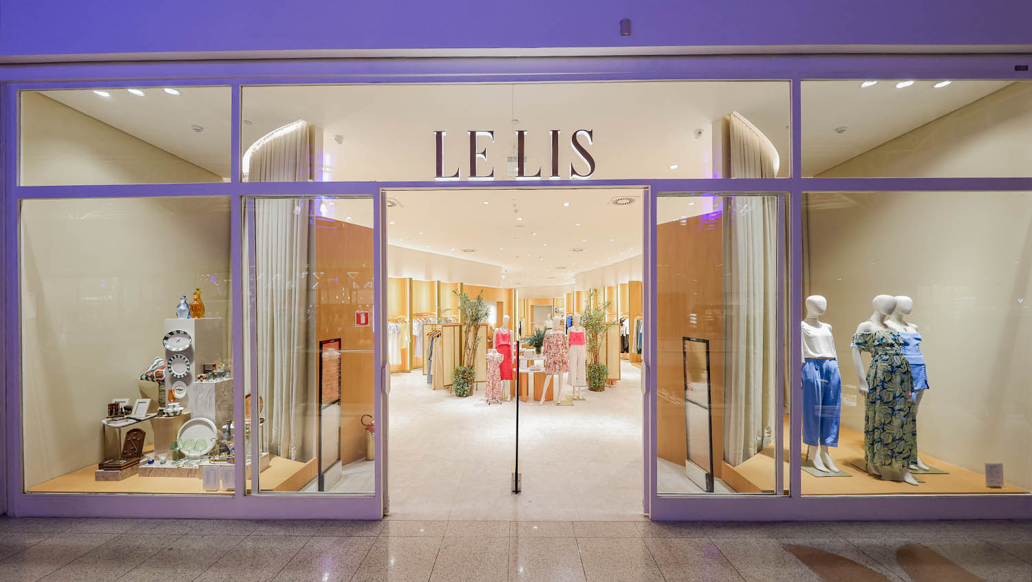 LE LIS BLANC DEUX